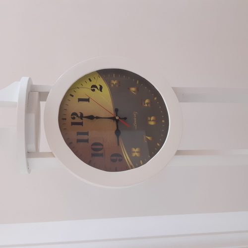 ساعت ایستاده چوبی سفید