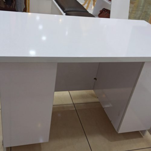 دکور، آینه، پارتیشن، میز کار، چوبکار، مانکن