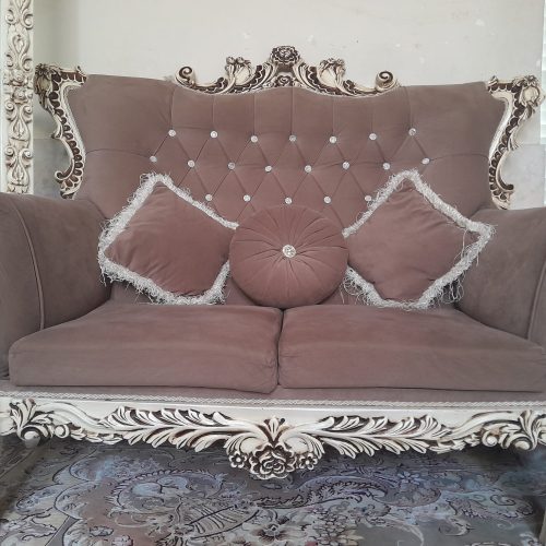 مبل 9 نفره وبوفه و 3 عدد میز و گل میز