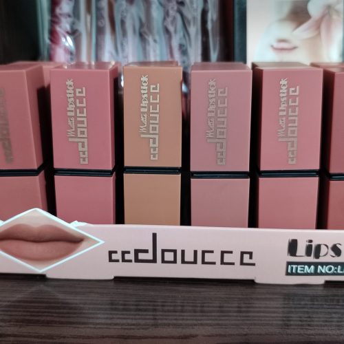 لوازم آرایش به قیمت عمده