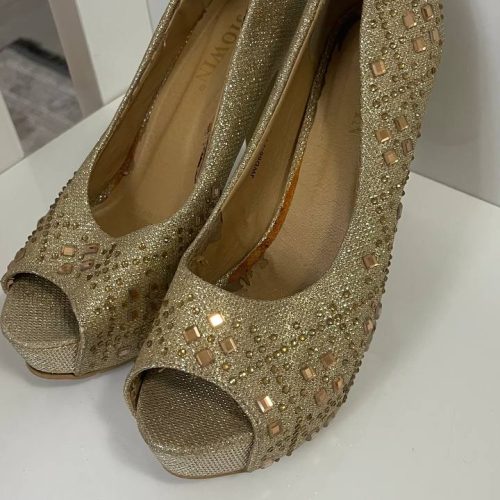 کفشوکتانی زنانه