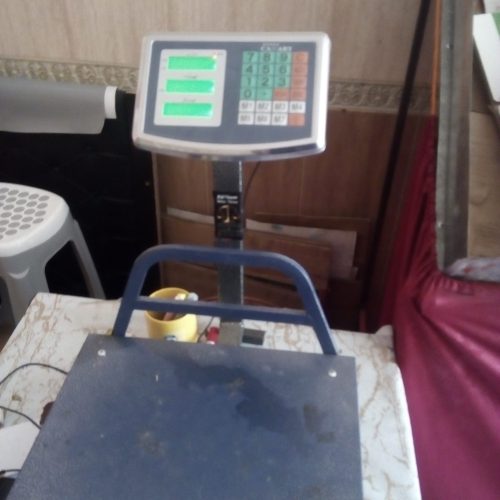 میز ترازو لامپ و چادر میوه فروشی