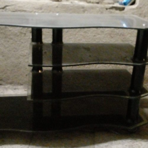 *میز تلوزیون شیشه ای
