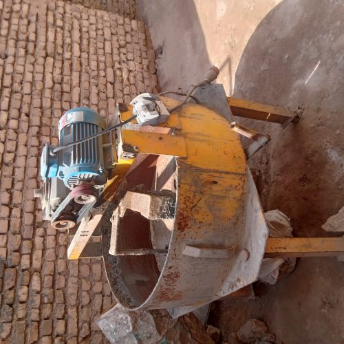 سلام عرض ادب یک دستگاه بلوکه و ملات به همزن بسیارتمیز سالم