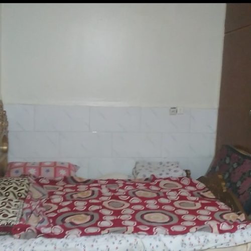 یک خانه کوچیک و نقلی