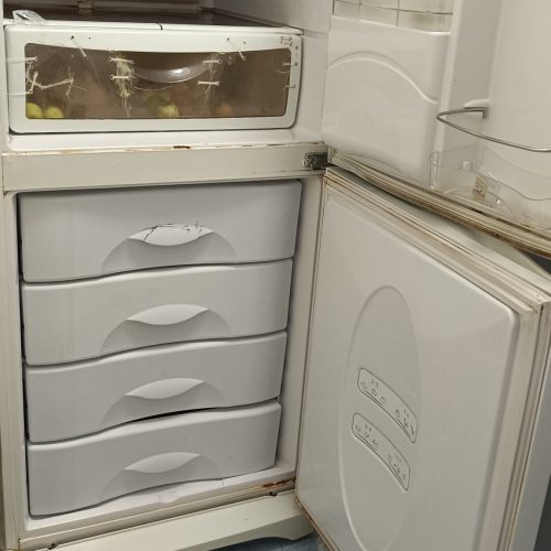 یخچال و فریزر اسنوا