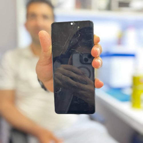 تعمیرکار حرفه ای موبایل سخت افزار