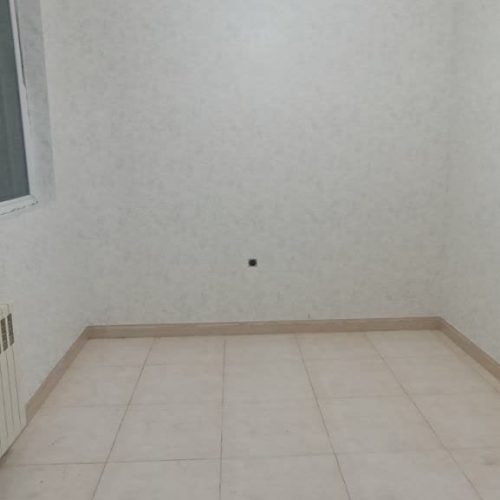 بازسازی شده..  کف سرامیک..  تک واحد..  آسانسور دار..  امکان تخفیف هست