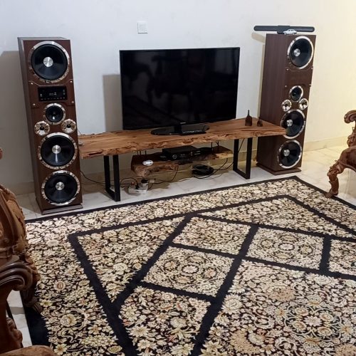 فروش یک باب منزل مسکونی طبقه همکف و دربست واقع در فوتبال انتهای 20متری 8متری شقایق،شقایق 9