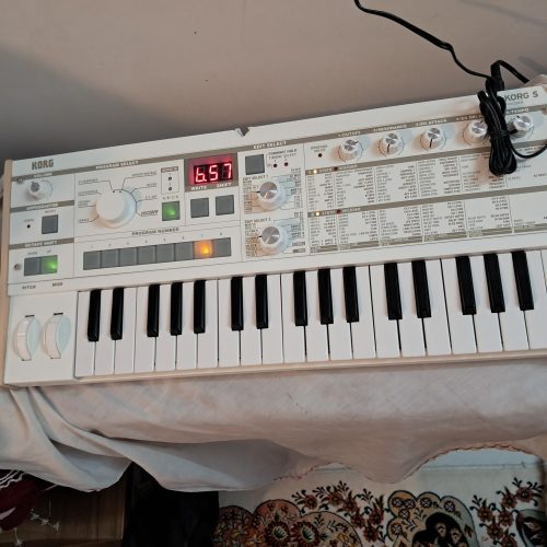 کیبورد دستگاه صداساز