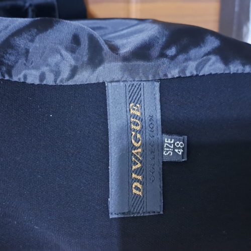 کت و دامن زنانه