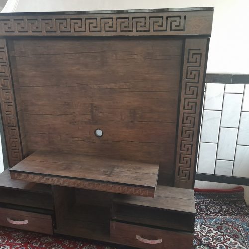 میز تلوزیون چوبی و براق