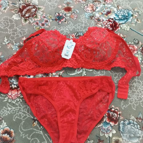 نیازمند یک خانم برای فروش لباس زیر زنانه نو هستم