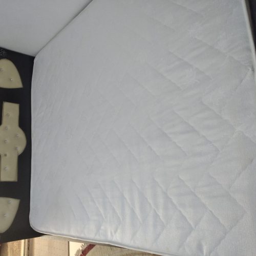 تخت دو نفره