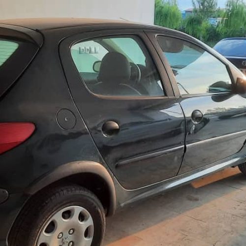 یک دستگاه 206 فنی کامل سالم 180 میلیون