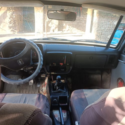 ماشین سالم جلو عقب پلوپ بیمه داره لاستیک نوداره بدون مشگل مدل83