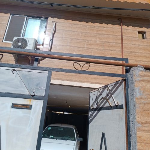 60متر خونه با امتیاز آب برق گاز جدا