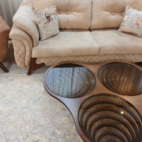 یک دست مبل 8 نفره ترک همراه با روکش با میز وسط