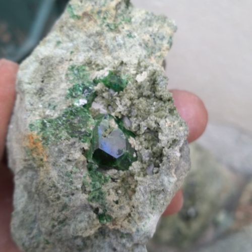 سنگ گارنیت دمانتویید