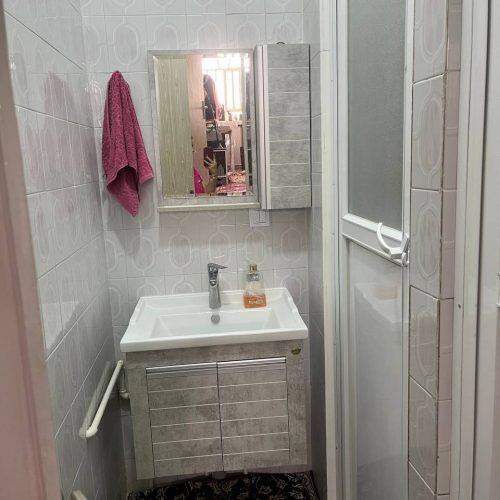 میدان نماز خیابان ولی عصر  چهارراه قمر بنی هاشم جنوبی کوچه شکوفه