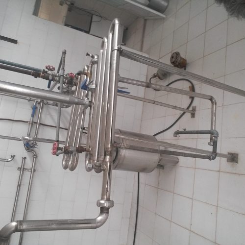 راننده جهت پخش لبنیات و سه نفر خانم و یک مرد جهت کار در سالن تولید