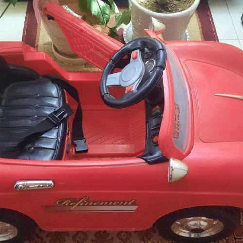 ماشین شارژی در حد نو سالم و تمیز