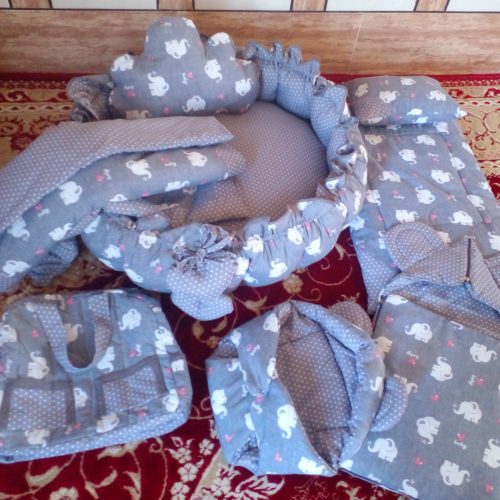 سیس مونی نوزاد