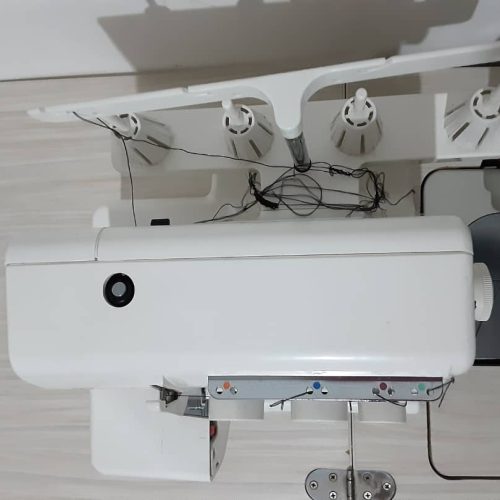 چرخ خیاطی ژانومه 802 همراه با میز