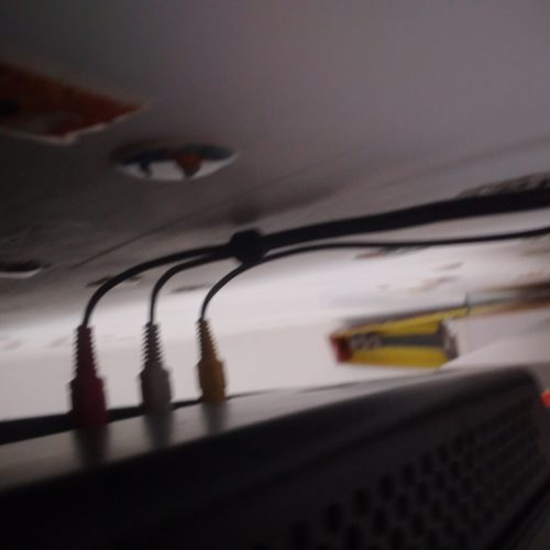 تلویزیون سامسونگ 42اینچ بدون هیچ خرابی باکنترل خود