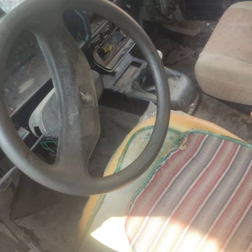 گلگیر سمت شاگرد ضربه خورده است