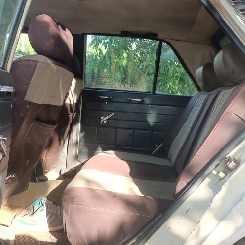 ماشین سالم جلو عقب پلوپ بیمه داره لاستیک نوداره بدون مشگل مدل83