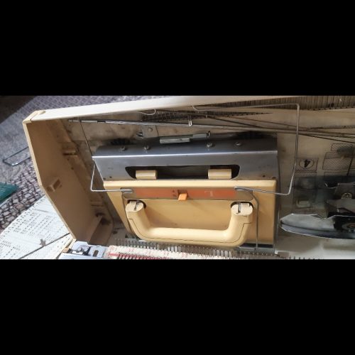 ماشین بافندگی