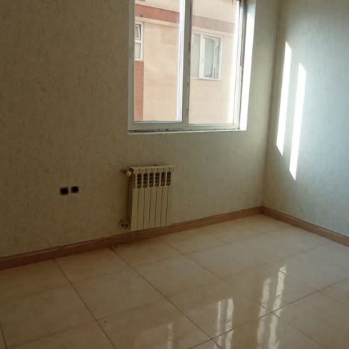 بازسازی شده..  کف سرامیک..  تک واحد..  آسانسور دار..  امکان تخفیف هست