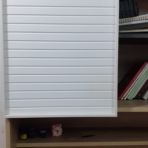 کتابخانه و میز تحریر