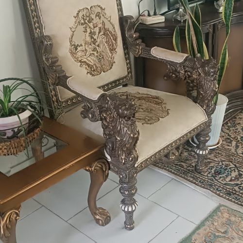 مبل هفت نفره با دو عدد میز عسلی ست