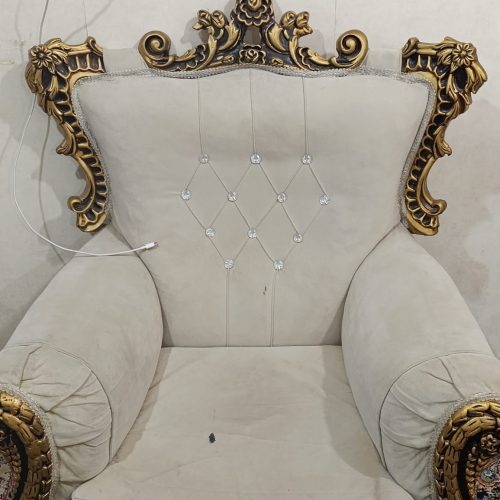 مبلمان سلطنتی همراه با جلو مبلی