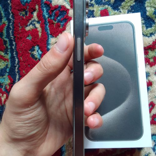 گوشی طرح ایفون. با سیستم عامل اندروید. با حافظه512گیگ