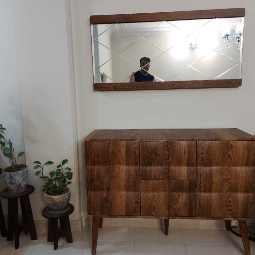 کنسول همراه با آینه