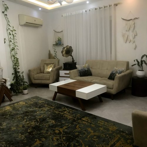 یک دستگاه آپارتمان پنت هاوس دار تابستانی خنک وغروبی زیبا