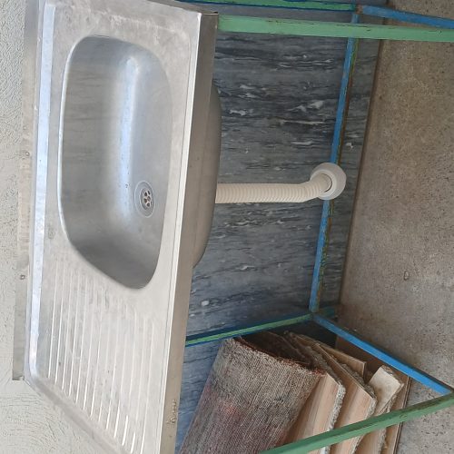 سینک با پایه سالم