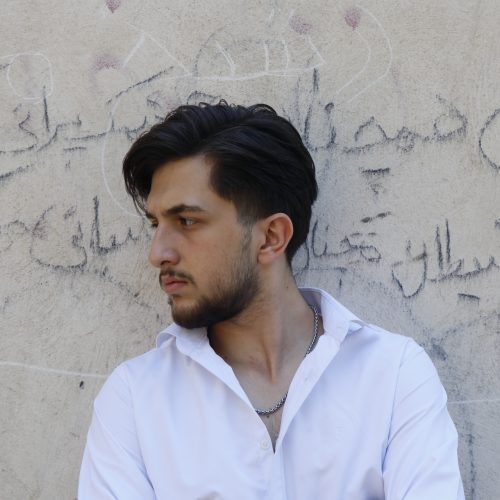 رشتم عکاسی هستش در زمینه ی پرتره،تبلیغاتی کار کردم