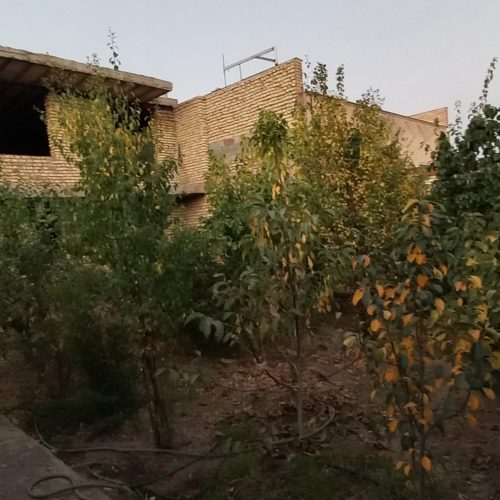 خانه باغ نیمه ساز نصرآباد