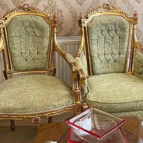 مبل سلطتنی بسیار تمیز