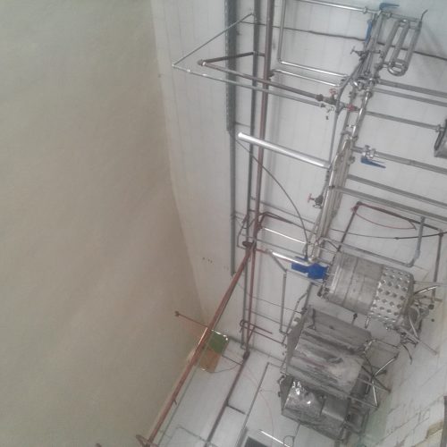 راننده جهت پخش لبنیات و سه نفر خانم و یک مرد جهت کار در سالن تولید