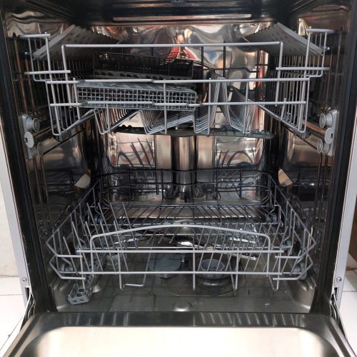 ظرفشویی 12نفره سالم فقط یک بار استفاده شده