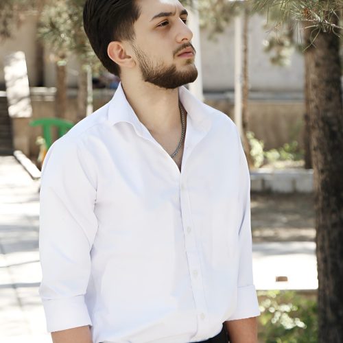 رشتم عکاسی هستش در زمینه ی پرتره،تبلیغاتی کار کردم