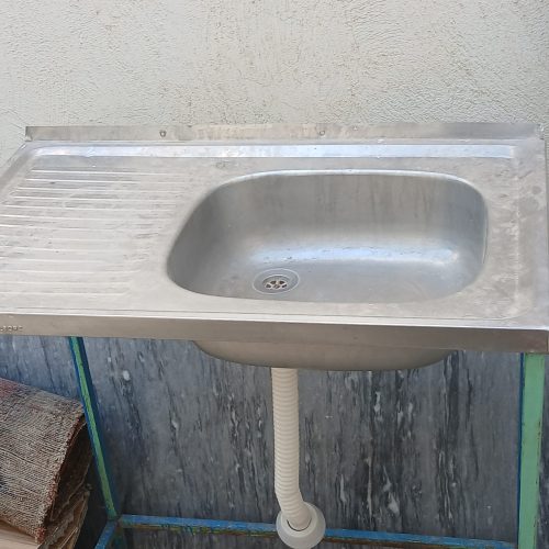 سینک با پایه سالم