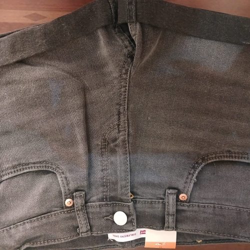 شلوار کوتاه مارک Levisاصل