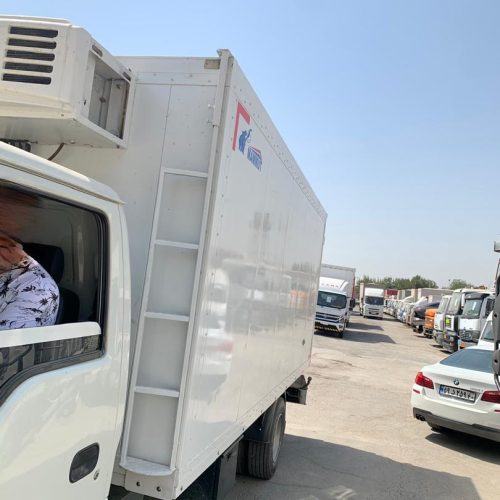 فروش یخچال ایسوزو 6تن کاملا تمیز و نو موتور پنگوئن یخچال ماموت بدون هیچ زدگی