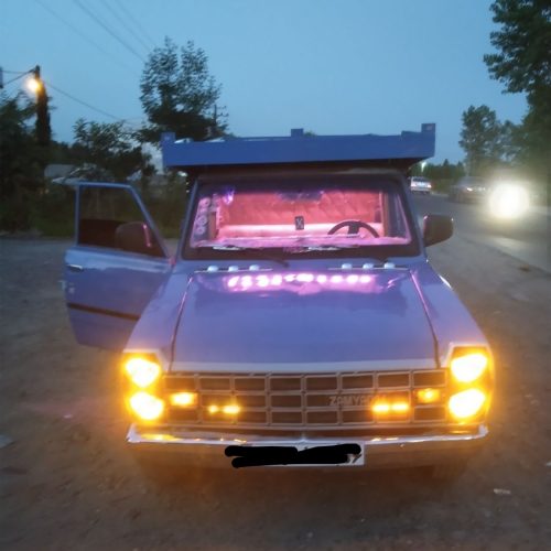 ماشین مدل 83دور رنگ ماشین سالم شاستی بشرط دف وگیربکس بشرط